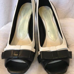 BCBG black & white pumps with bow detail